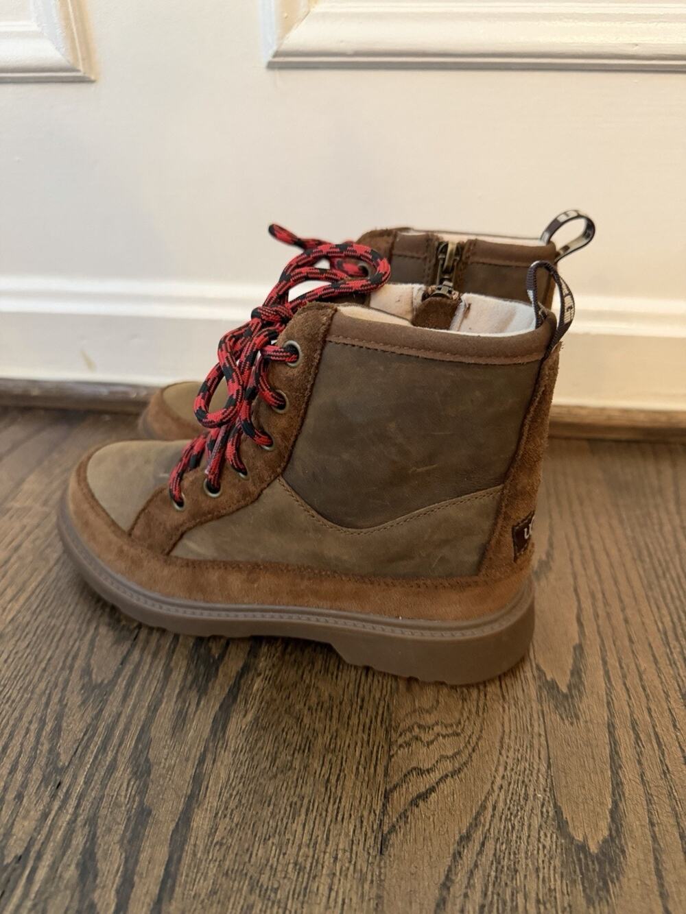 UGG Robley Waterproof Brown Leather Boots Kids Size 2 US NEW
